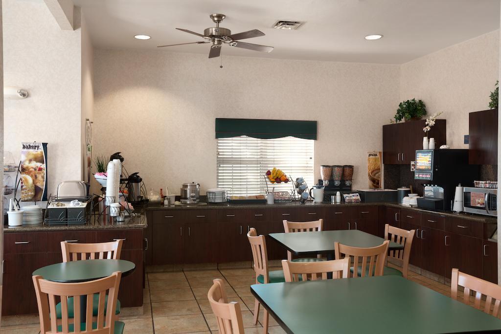 Best Western El Paso Airport Entrada Hotel Экстерьер фото